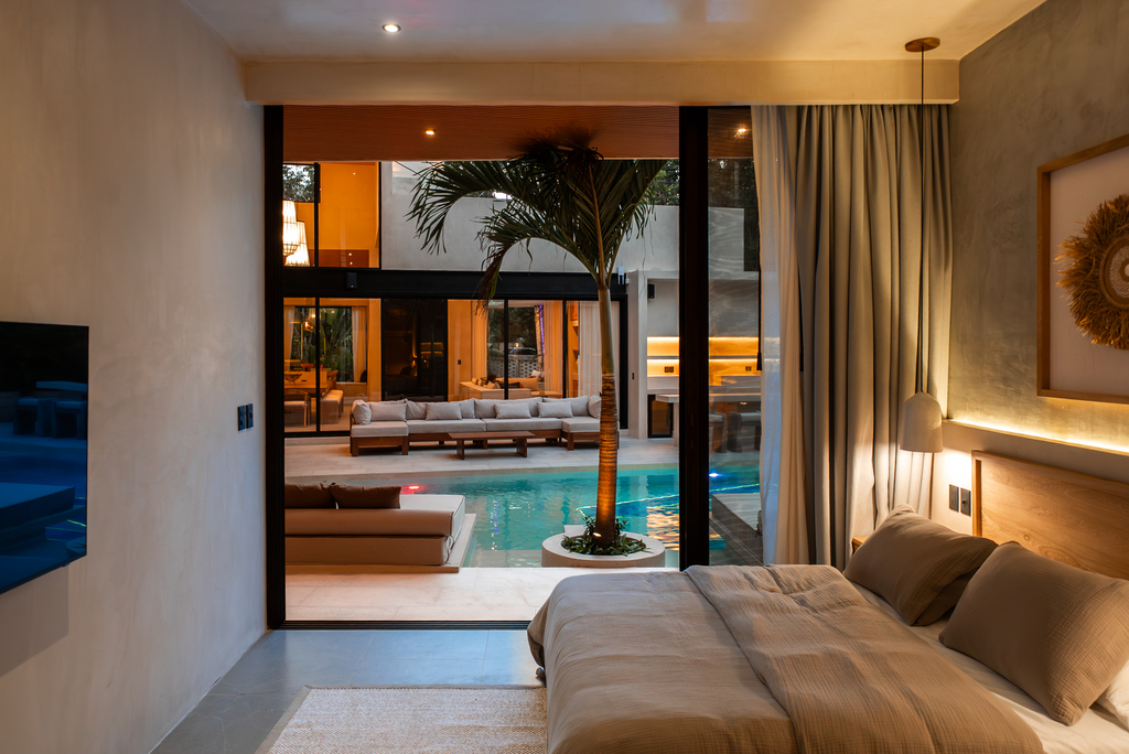 MASTER BEDROOM